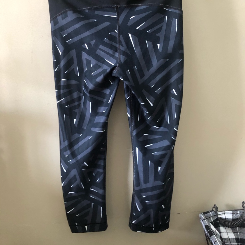 Under armour crop leggings